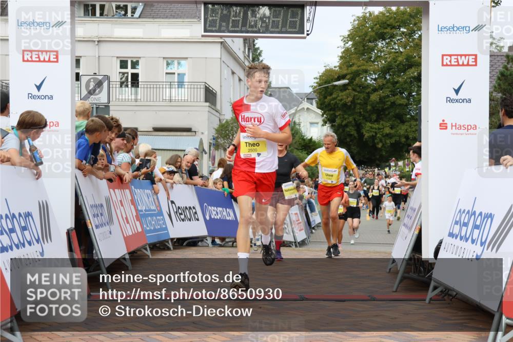 31.08.2025 - 21. Blankeneser Heldenlauf Strokosch-Dieckow http://msf.ph/oto/8650930 31.08.2025 10:36:14 Ziel 2281, 2282, 2500, 2369 meine-sportfotos.de