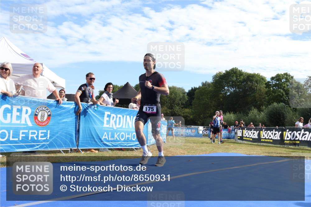31.08.2025 - Elbe Triathlon Hamburg Strokosch-Dieckow http://msf.ph/oto/8650931 31.08.2025 10:28:41 Ziel 175, 313 meine-sportfotos.de