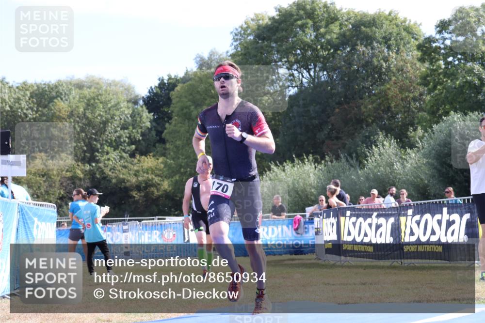 31.08.2025 - Elbe Triathlon Hamburg Strokosch-Dieckow http://msf.ph/oto/8650934 31.08.2025 10:29:06 Ziel 170 meine-sportfotos.de