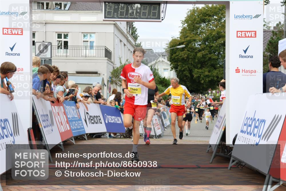 31.08.2025 - 21. Blankeneser Heldenlauf Strokosch-Dieckow http://msf.ph/oto/8650938 31.08.2025 10:36:13 Ziel 2281, 2282, 2500, 2369 meine-sportfotos.de