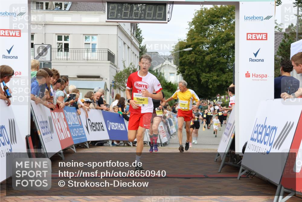 31.08.2025 - 21. Blankeneser Heldenlauf Strokosch-Dieckow http://msf.ph/oto/8650940 31.08.2025 10:36:13 Ziel 2281, 2282, 2500, 2369 meine-sportfotos.de