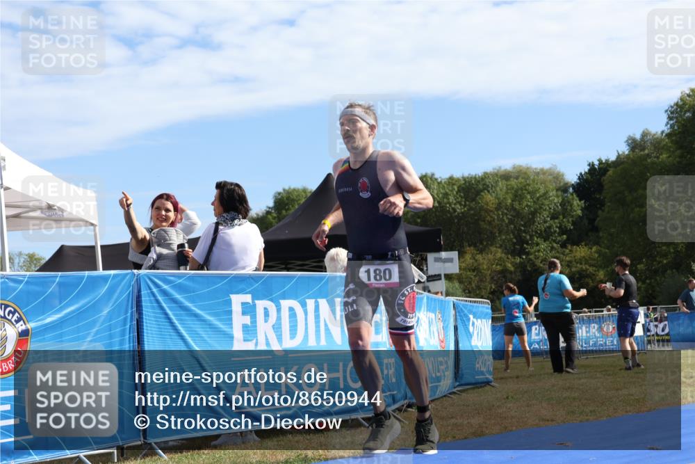 31.08.2025 - Elbe Triathlon Hamburg Strokosch-Dieckow http://msf.ph/oto/8650944 31.08.2025 10:29:55 Ziel 180 meine-sportfotos.de