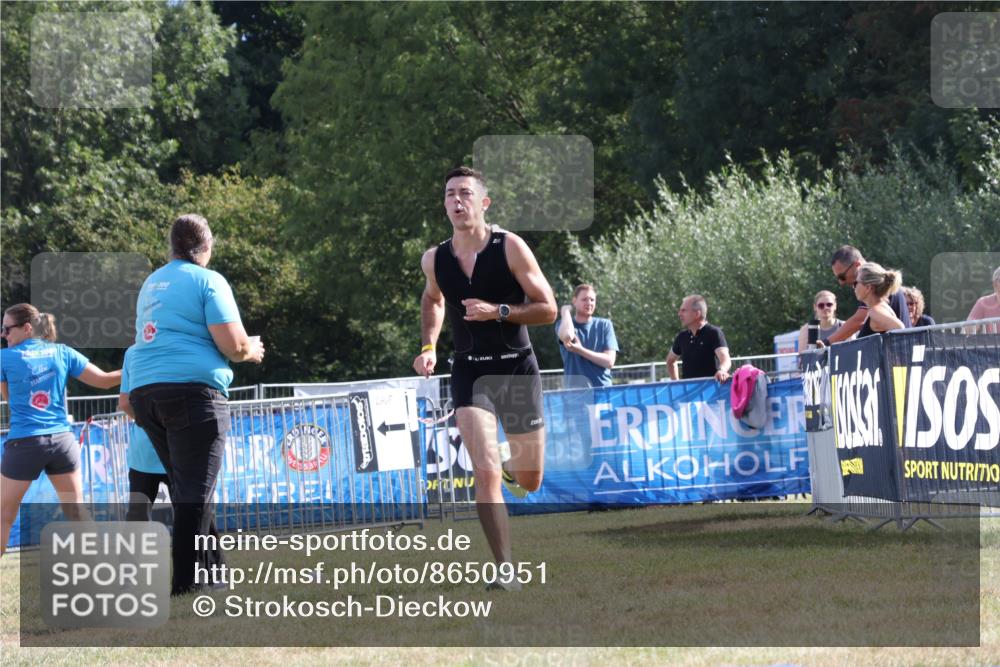 31.08.2025 - Elbe Triathlon Hamburg Strokosch-Dieckow http://msf.ph/oto/8650951 31.08.2025 10:30:18 Ziel 192, 309 meine-sportfotos.de