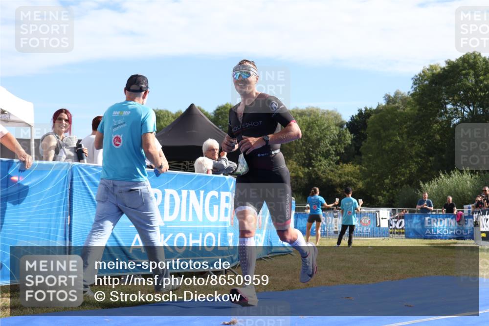 31.08.2025 - Elbe Triathlon Hamburg Strokosch-Dieckow http://msf.ph/oto/8650959 31.08.2025 10:30:40 Ziel 216, 506 meine-sportfotos.de