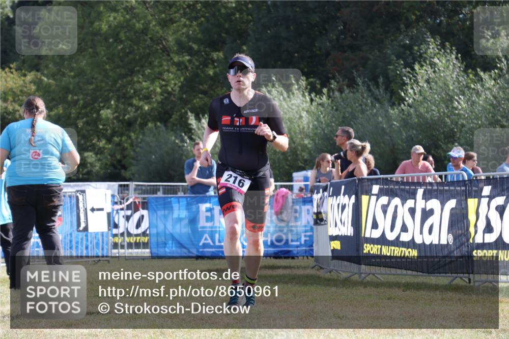 31.08.2025 - Elbe Triathlon Hamburg Strokosch-Dieckow http://msf.ph/oto/8650961 31.08.2025 10:30:45 Ziel 216 meine-sportfotos.de