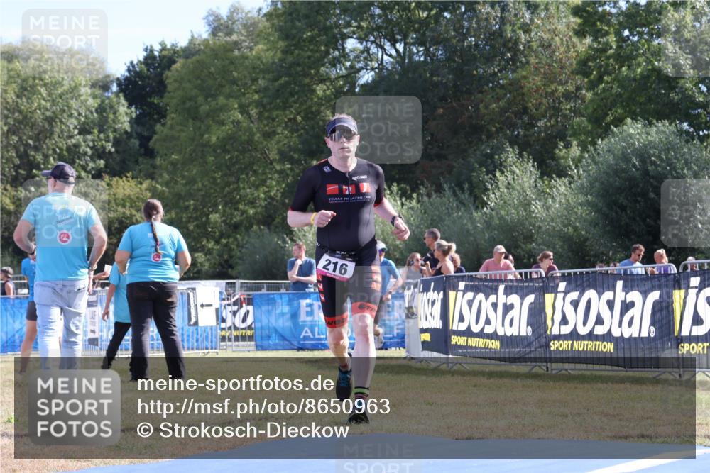 31.08.2025 - Elbe Triathlon Hamburg Strokosch-Dieckow http://msf.ph/oto/8650963 31.08.2025 10:30:46 Ziel 216 meine-sportfotos.de