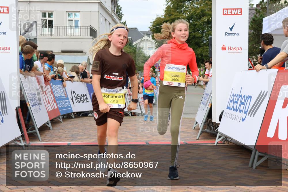 31.08.2025 - 21. Blankeneser Heldenlauf Strokosch-Dieckow http://msf.ph/oto/8650967 31.08.2025 10:35:55 Ziel 2619, 2620, 2696, 2338, 2316, 2125, 2127, 2400 meine-sportfotos.de