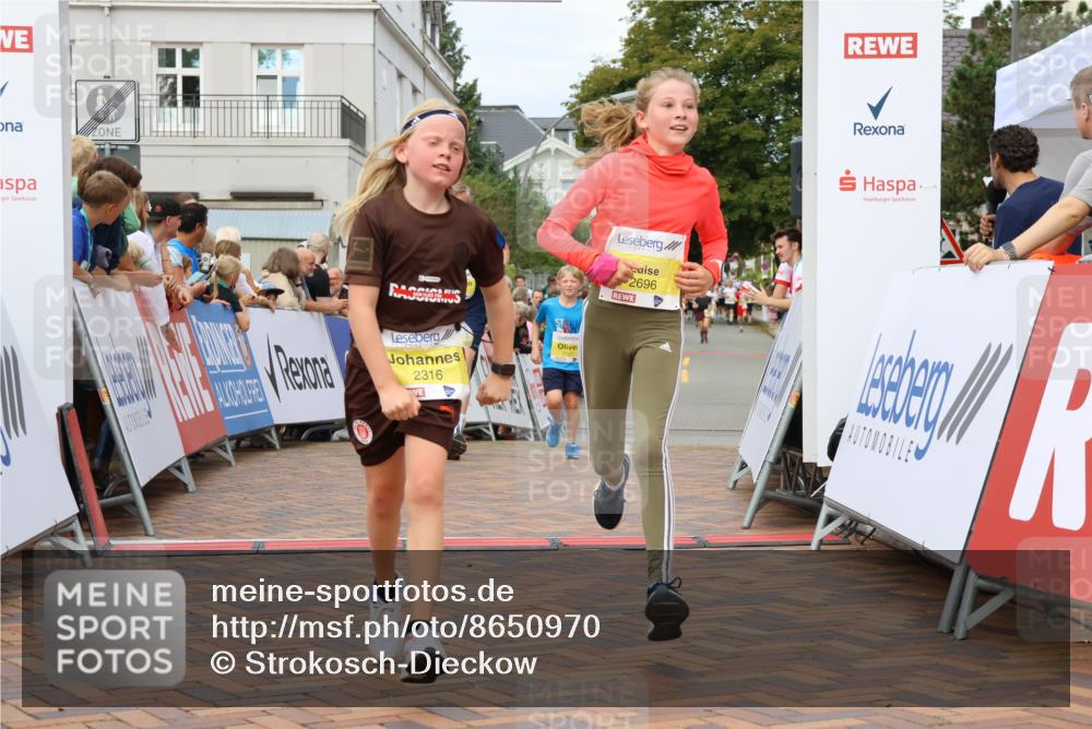 31.08.2025 - 21. Blankeneser Heldenlauf Strokosch-Dieckow http://msf.ph/oto/8650970 31.08.2025 10:35:55 Ziel 2619, 2620, 2696, 2338, 2316, 2125, 2127, 2400 meine-sportfotos.de