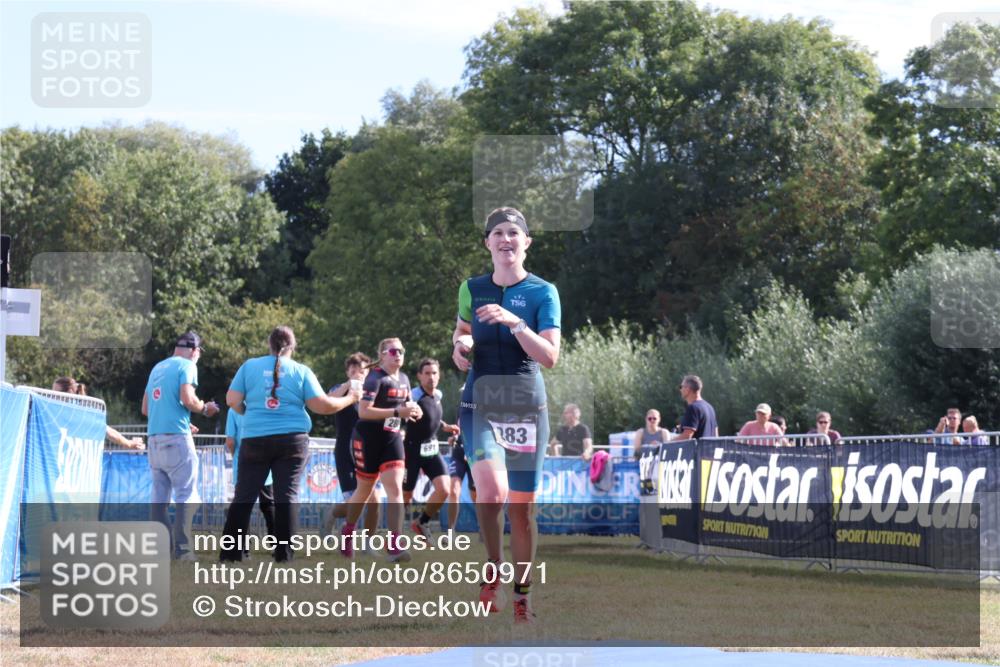 31.08.2025 - Elbe Triathlon Hamburg Strokosch-Dieckow http://msf.ph/oto/8650971 31.08.2025 10:30:55 Ziel 283 meine-sportfotos.de
