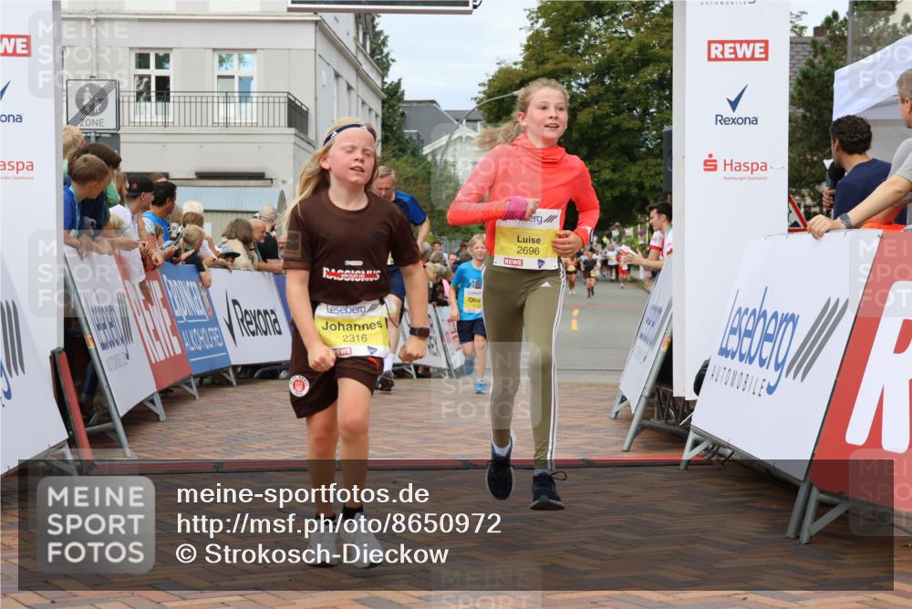 31.08.2025 - 21. Blankeneser Heldenlauf Strokosch-Dieckow http://msf.ph/oto/8650972 31.08.2025 10:35:55 Ziel 2619, 2620, 2696, 2338, 2316, 2125, 2127, 2400 meine-sportfotos.de