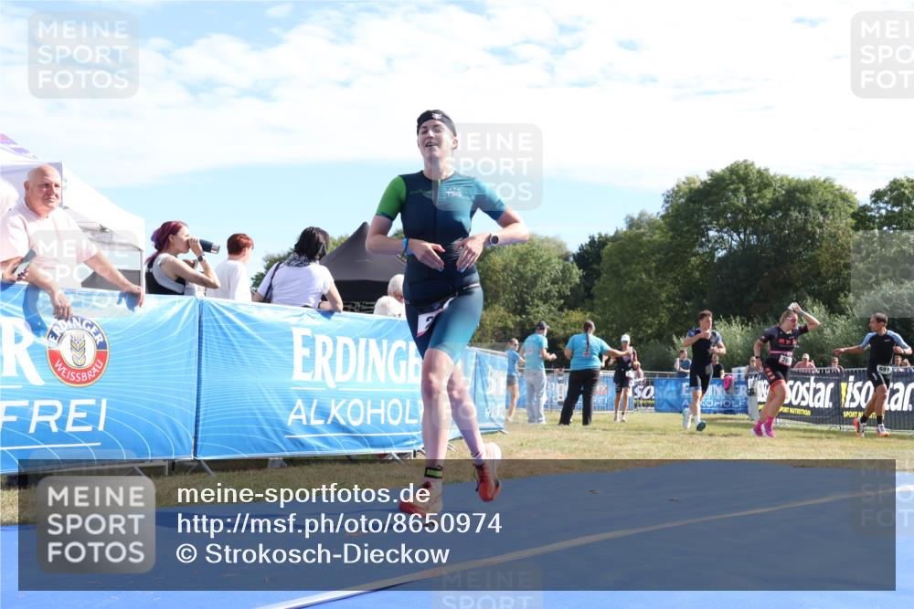 31.08.2025 - Elbe Triathlon Hamburg Strokosch-Dieckow http://msf.ph/oto/8650974 31.08.2025 10:30:57 Ziel 283 meine-sportfotos.de
