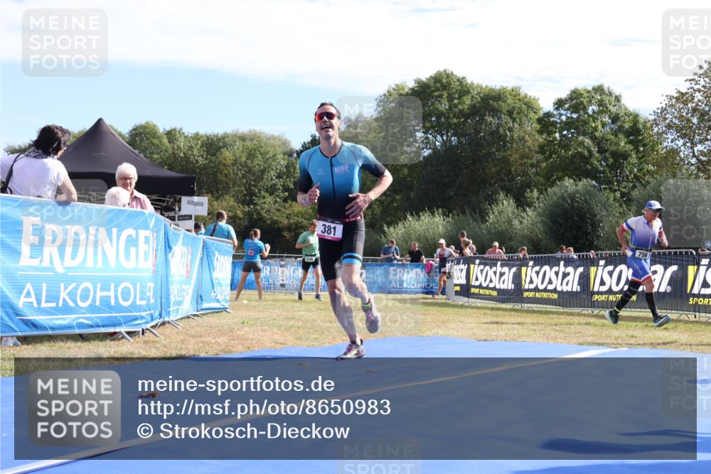 31.08.2025 - Elbe Triathlon Hamburg Strokosch-Dieckow http://msf.ph/oto/8650983 31.08.2025 10:31:24 Ziel 381 meine-sportfotos.de