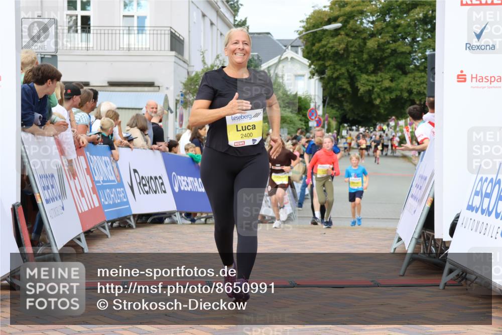 31.08.2025 - 21. Blankeneser Heldenlauf Strokosch-Dieckow http://msf.ph/oto/8650991 31.08.2025 10:35:52 Ziel 2619, 2620, 2622, 2696, 2289, 2290, 2316, 2400 meine-sportfotos.de