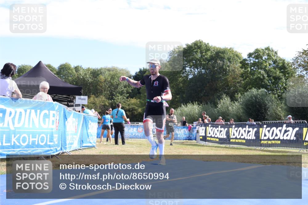 31.08.2025 - Elbe Triathlon Hamburg Strokosch-Dieckow http://msf.ph/oto/8650994 31.08.2025 10:31:34 Ziel 342 meine-sportfotos.de