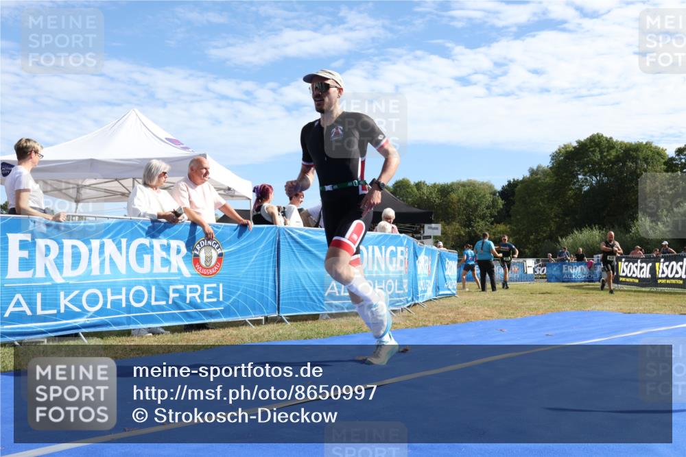 31.08.2025 - Elbe Triathlon Hamburg Strokosch-Dieckow http://msf.ph/oto/8650997 31.08.2025 10:31:35 Ziel 342 meine-sportfotos.de