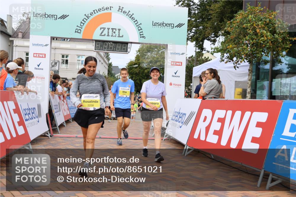 31.08.2025 - 21. Blankeneser Heldenlauf Strokosch-Dieckow http://msf.ph/oto/8651021 31.08.2025 10:35:40 Ziel 2061, 2037, 2107, 2266, 2267, 2622, 2135, 2200, 2289, 2290, 2259, 2258, 2175 meine-sportfotos.de