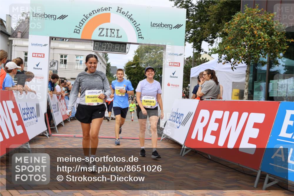 31.08.2025 - 21. Blankeneser Heldenlauf Strokosch-Dieckow http://msf.ph/oto/8651026 31.08.2025 10:35:39 Ziel 2061, 2037, 2107, 2266, 2267, 2135, 2200, 2259, 2258, 2175 meine-sportfotos.de