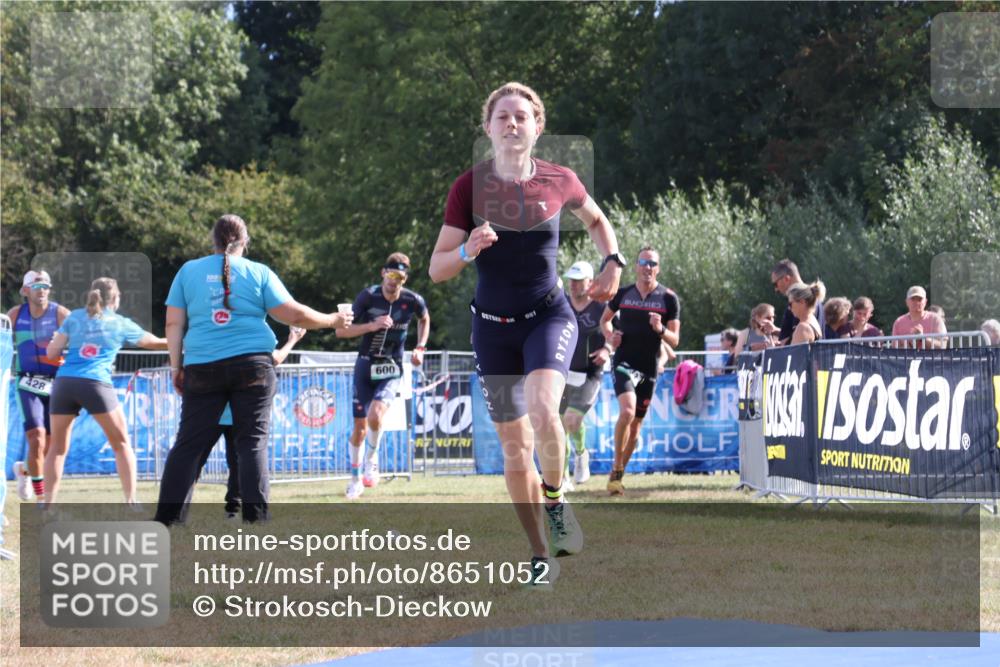 31.08.2025 - Elbe Triathlon Hamburg Strokosch-Dieckow http://msf.ph/oto/8651052 31.08.2025 10:33:13 Ziel 257, 363, 600 meine-sportfotos.de