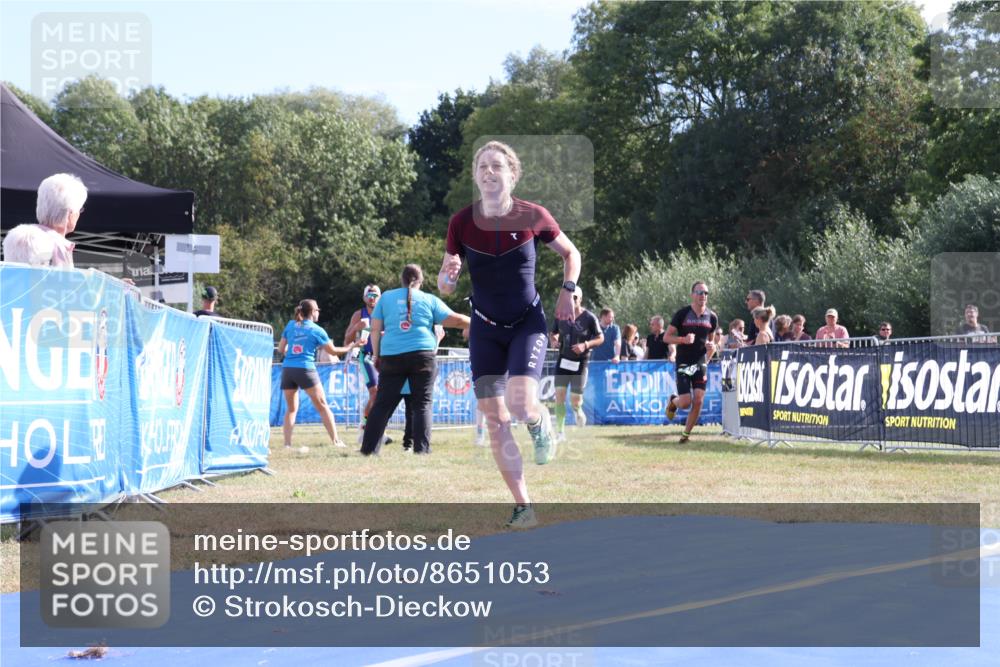 31.08.2025 - Elbe Triathlon Hamburg Strokosch-Dieckow http://msf.ph/oto/8651053 31.08.2025 10:33:14 Ziel 257, 363, 600 meine-sportfotos.de
