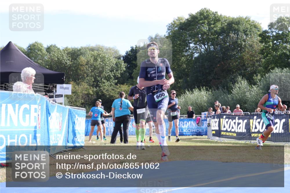 31.08.2025 - Elbe Triathlon Hamburg Strokosch-Dieckow http://msf.ph/oto/8651062 31.08.2025 10:33:17 Ziel 257, 363, 600 meine-sportfotos.de
