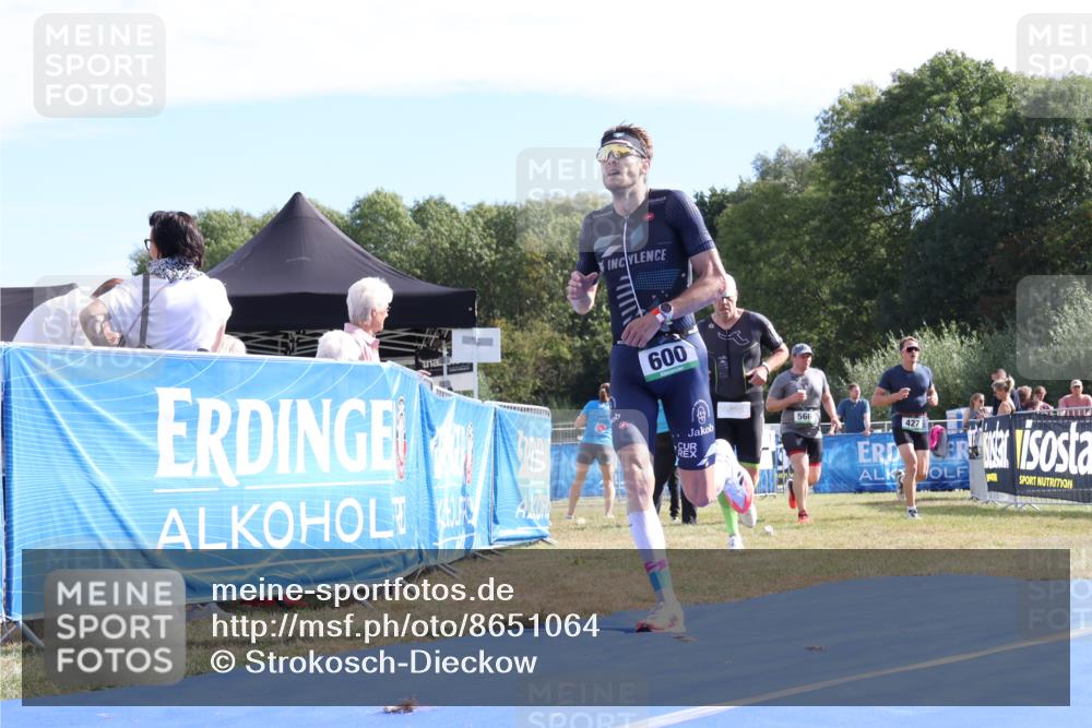 31.08.2025 - Elbe Triathlon Hamburg Strokosch-Dieckow http://msf.ph/oto/8651064 31.08.2025 10:33:18 Ziel 257, 363, 600 meine-sportfotos.de