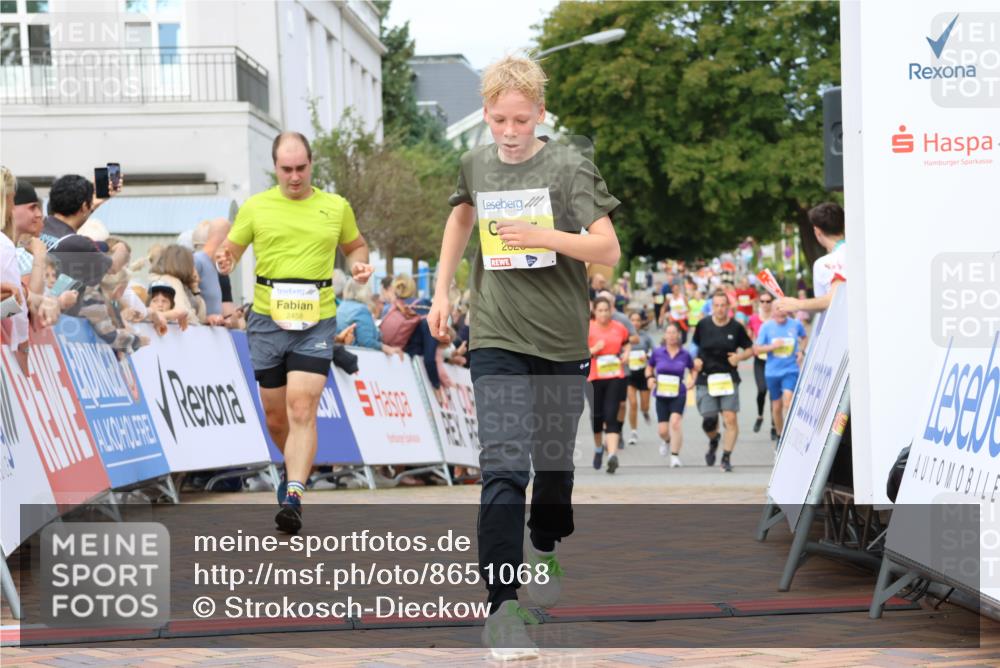 31.08.2025 - 21. Blankeneser Heldenlauf Strokosch-Dieckow http://msf.ph/oto/8651068 31.08.2025 10:35:26 Ziel 2623, 2458, 2054, 2242, 2283 meine-sportfotos.de