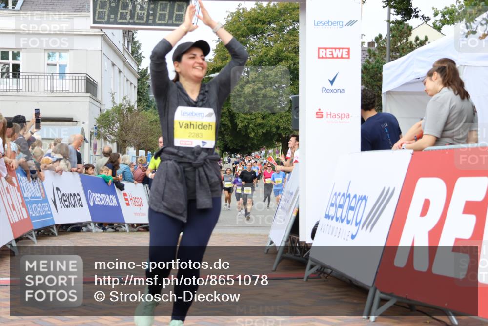 31.08.2025 - 21. Blankeneser Heldenlauf Strokosch-Dieckow http://msf.ph/oto/8651078 31.08.2025 10:35:24 Ziel 2203, 2623, 2458, 2054, 2242, 2283 meine-sportfotos.de