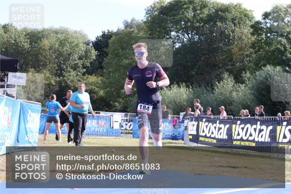 31.08.2025 - Elbe Triathlon Hamburg Strokosch-Dieckow http://msf.ph/oto/8651083 31.08.2025 10:34:34 Ziel 184 meine-sportfotos.de
