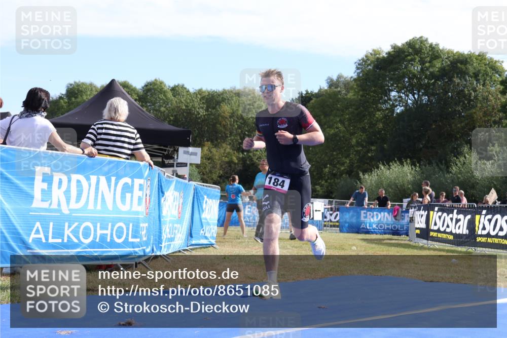 31.08.2025 - Elbe Triathlon Hamburg Strokosch-Dieckow http://msf.ph/oto/8651085 31.08.2025 10:34:35 Ziel 184 meine-sportfotos.de