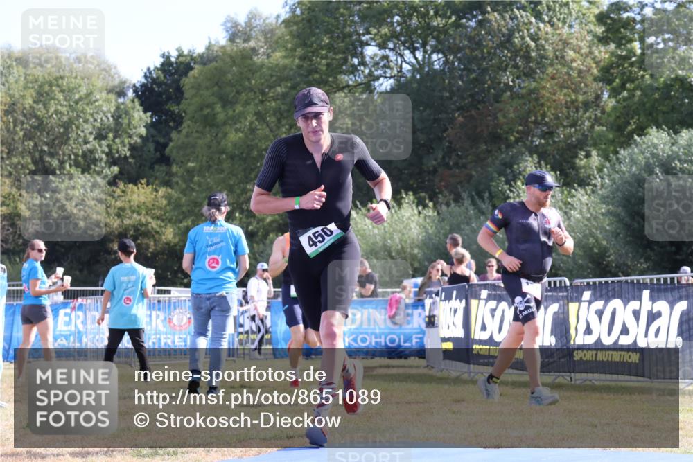 31.08.2025 - Elbe Triathlon Hamburg Strokosch-Dieckow http://msf.ph/oto/8651089 31.08.2025 10:35:42 Ziel 450 meine-sportfotos.de