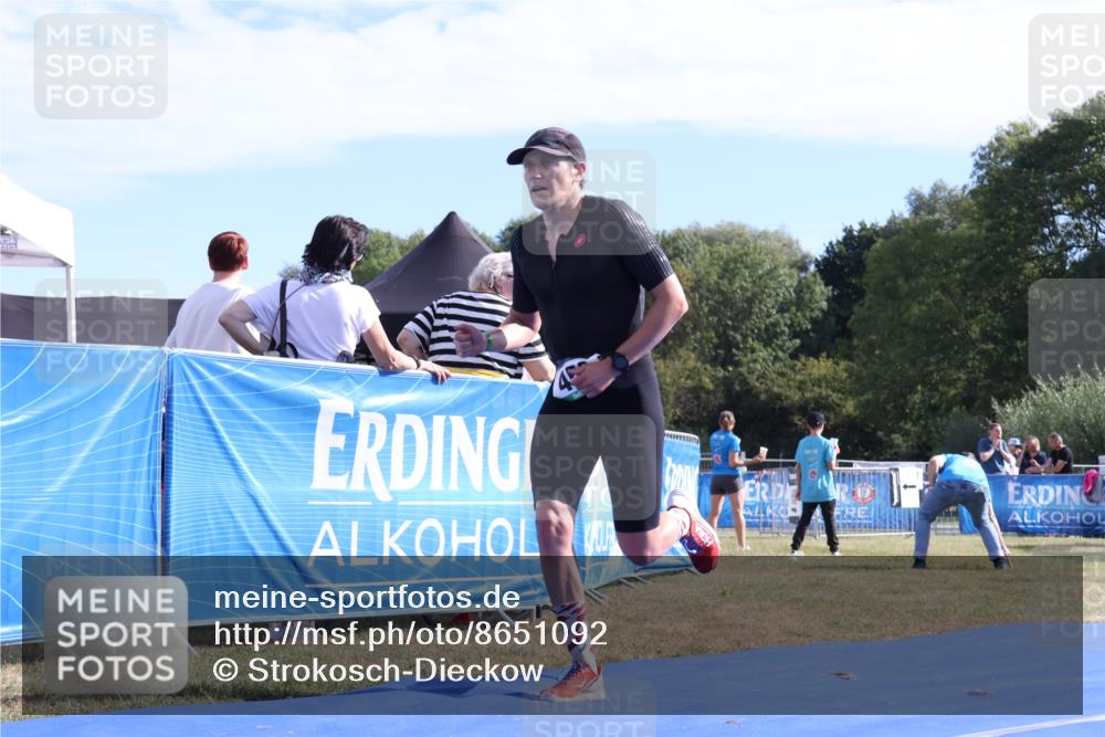 31.08.2025 - Elbe Triathlon Hamburg Strokosch-Dieckow http://msf.ph/oto/8651092 31.08.2025 10:35:43 Ziel 450 meine-sportfotos.de