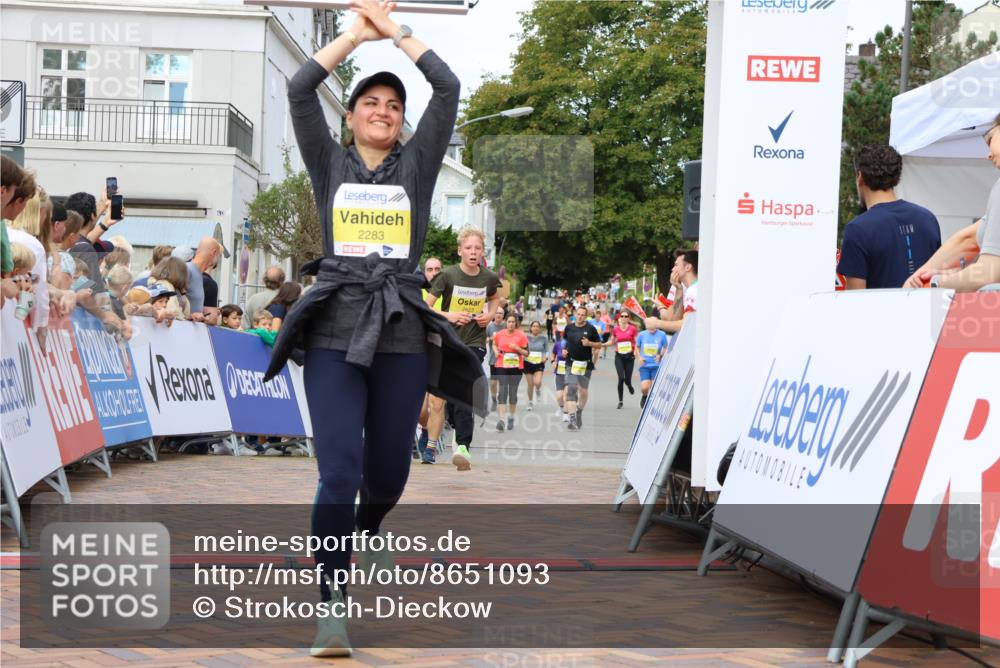 31.08.2025 - 21. Blankeneser Heldenlauf Strokosch-Dieckow http://msf.ph/oto/8651093 31.08.2025 10:35:24 Ziel 2203, 2623, 2458, 2054, 2242, 2283 meine-sportfotos.de