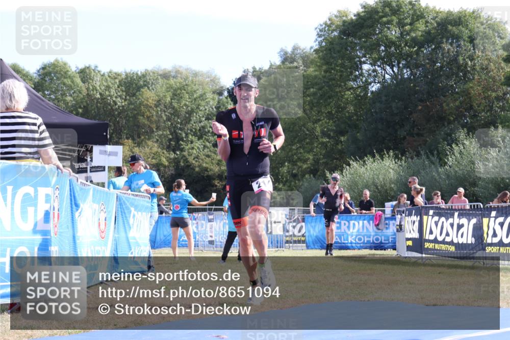 31.08.2025 - Elbe Triathlon Hamburg Strokosch-Dieckow http://msf.ph/oto/8651094 31.08.2025 10:36:06 Ziel 165, 214 meine-sportfotos.de
