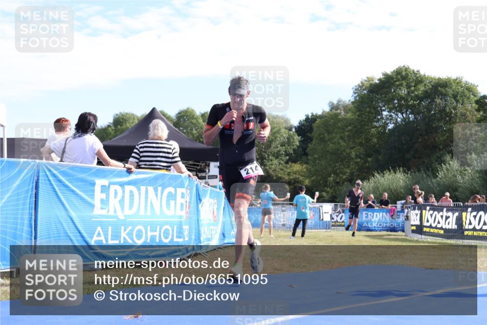 31.08.2025 - Elbe Triathlon Hamburg Strokosch-Dieckow http://msf.ph/oto/8651095 31.08.2025 10:36:07 Ziel 165, 214 meine-sportfotos.de