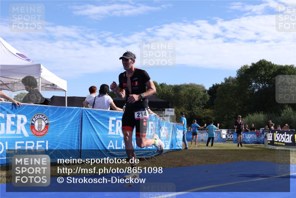 31.08.2025 - Elbe Triathlon Hamburg Strokosch-Dieckow http://msf.ph/oto/8651098 31.08.2025 10:36:07 Ziel 165, 214 meine-sportfotos.de