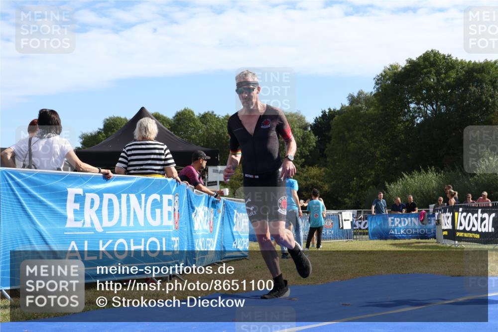 31.08.2025 - Elbe Triathlon Hamburg Strokosch-Dieckow http://msf.ph/oto/8651100 31.08.2025 10:36:13 Ziel 165, 214 meine-sportfotos.de