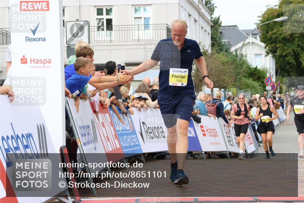 31.08.2025 - 21. Blankeneser Heldenlauf Strokosch-Dieckow http://msf.ph/oto/8651101 31.08.2025 10:35:13 Ziel 2203, 2466, 2335 meine-sportfotos.de