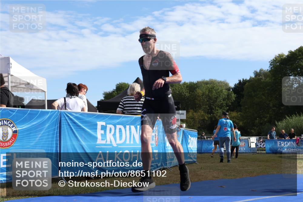 31.08.2025 - Elbe Triathlon Hamburg Strokosch-Dieckow http://msf.ph/oto/8651102 31.08.2025 10:36:13 Ziel 165, 214 meine-sportfotos.de