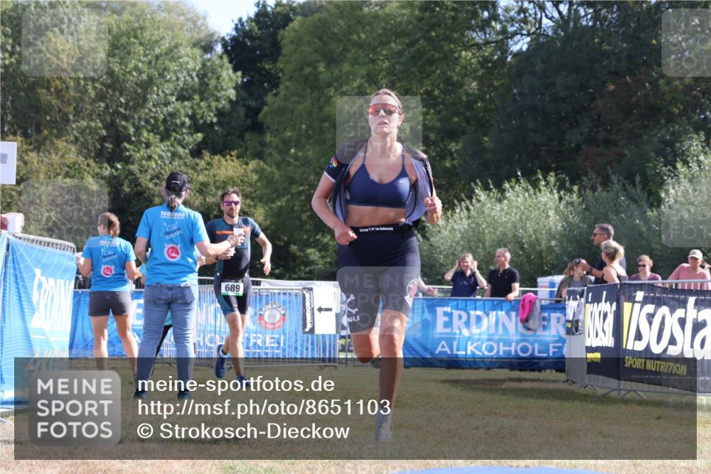31.08.2025 - Elbe Triathlon Hamburg Strokosch-Dieckow http://msf.ph/oto/8651103 31.08.2025 10:36:42 Ziel 252 meine-sportfotos.de