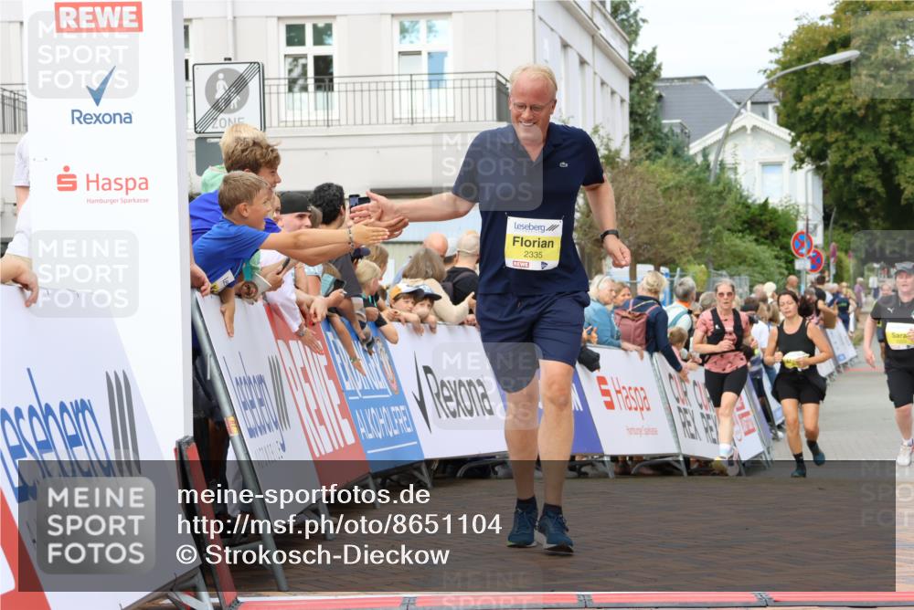 31.08.2025 - 21. Blankeneser Heldenlauf Strokosch-Dieckow http://msf.ph/oto/8651104 31.08.2025 10:35:13 Ziel 2203, 2466, 2335 meine-sportfotos.de