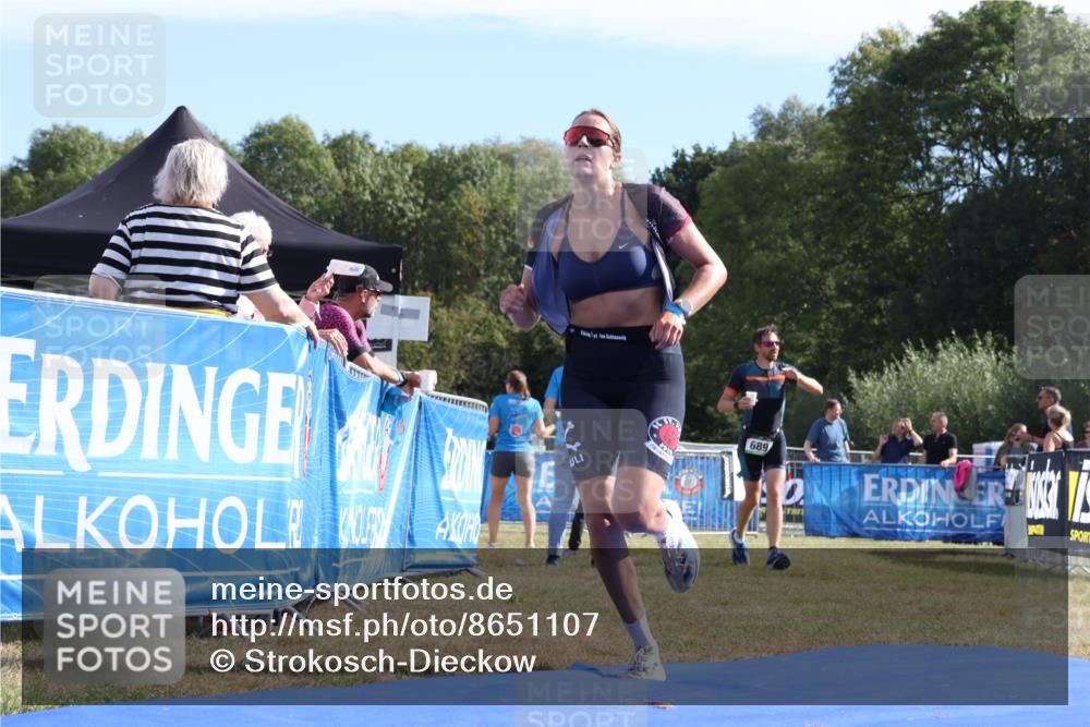 31.08.2025 - Elbe Triathlon Hamburg Strokosch-Dieckow http://msf.ph/oto/8651107 31.08.2025 10:36:43 Ziel 252 meine-sportfotos.de