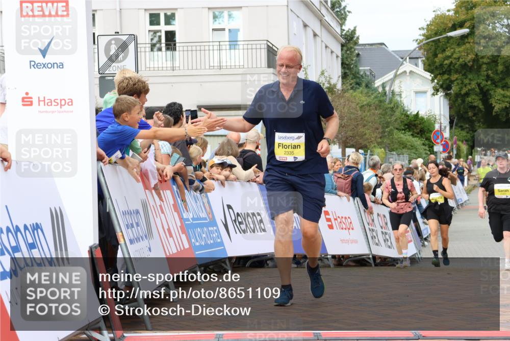 31.08.2025 - 21. Blankeneser Heldenlauf Strokosch-Dieckow http://msf.ph/oto/8651109 31.08.2025 10:35:13 Ziel 2203, 2466, 2335 meine-sportfotos.de