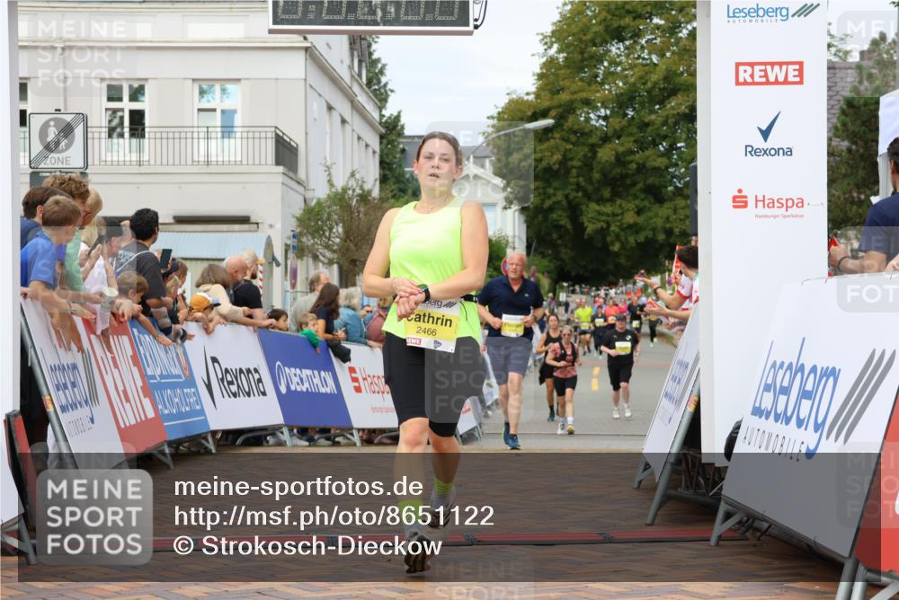 31.08.2025 - 21. Blankeneser Heldenlauf Strokosch-Dieckow http://msf.ph/oto/8651122 31.08.2025 10:35:10 Ziel 2198, 2466, 2547, 2335 meine-sportfotos.de