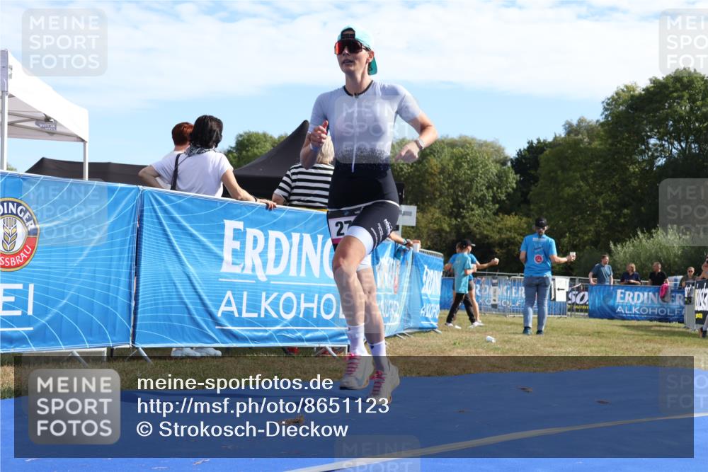 31.08.2025 - Elbe Triathlon Hamburg Strokosch-Dieckow http://msf.ph/oto/8651123 31.08.2025 10:37:08 Ziel 272, 505 meine-sportfotos.de