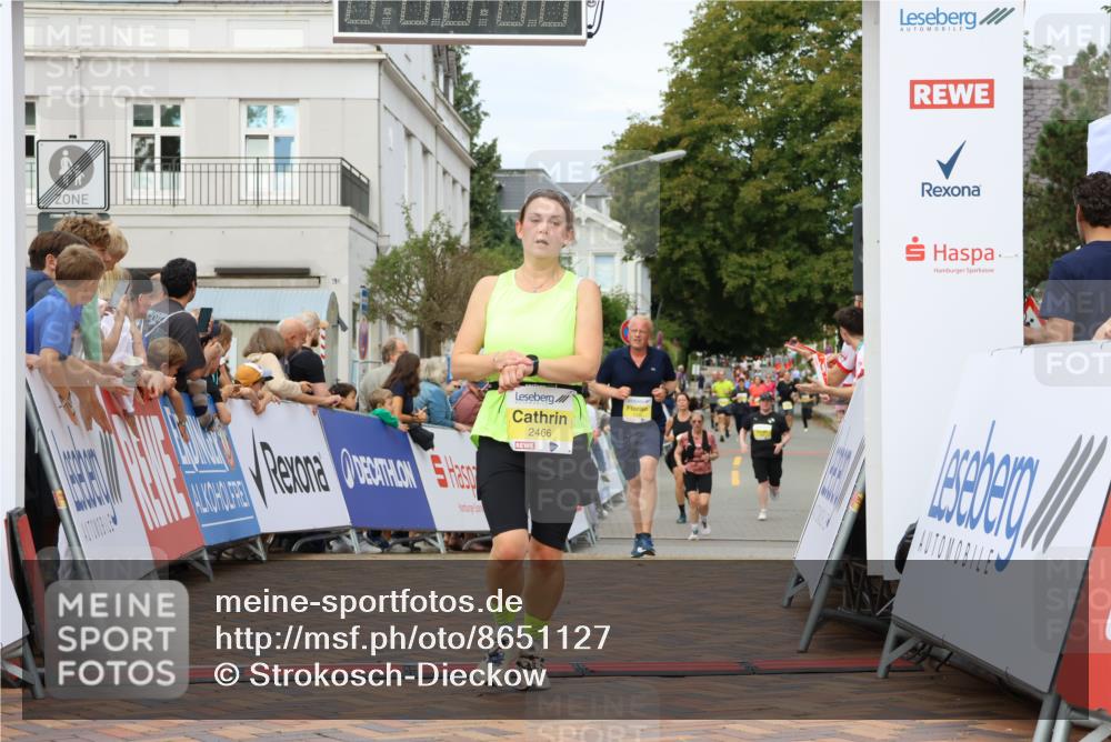 31.08.2025 - 21. Blankeneser Heldenlauf Strokosch-Dieckow http://msf.ph/oto/8651127 31.08.2025 10:35:10 Ziel 2198, 2466, 2547, 2335 meine-sportfotos.de