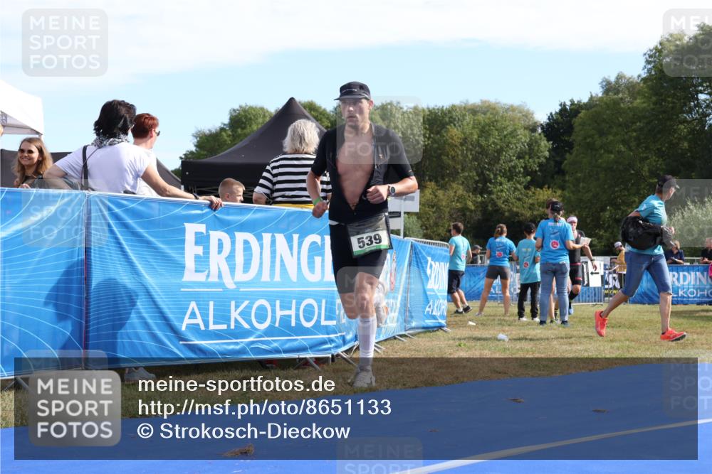 31.08.2025 - Elbe Triathlon Hamburg Strokosch-Dieckow http://msf.ph/oto/8651133 31.08.2025 10:37:27 Ziel 465, 539 meine-sportfotos.de