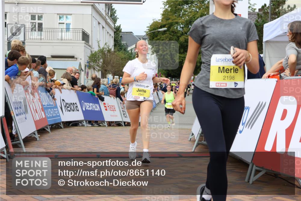31.08.2025 - 21. Blankeneser Heldenlauf Strokosch-Dieckow http://msf.ph/oto/8651140 31.08.2025 10:35:05 Ziel 2198, 2466, 2547 meine-sportfotos.de