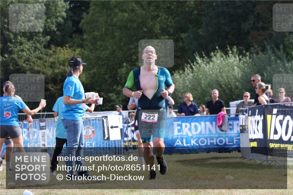 31.08.2025 - Elbe Triathlon Hamburg Strokosch-Dieckow http://msf.ph/oto/8651141 31.08.2025 10:37:48 Ziel 222, 267 meine-sportfotos.de