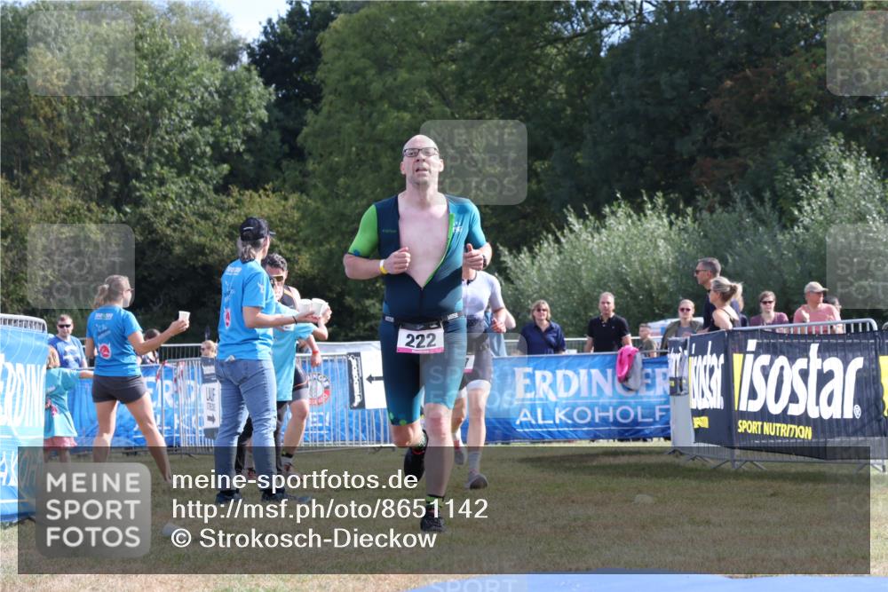 31.08.2025 - Elbe Triathlon Hamburg Strokosch-Dieckow http://msf.ph/oto/8651142 31.08.2025 10:37:49 Ziel 222, 267 meine-sportfotos.de
