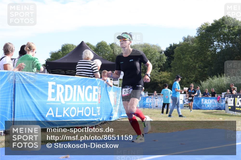 31.08.2025 - Elbe Triathlon Hamburg Strokosch-Dieckow http://msf.ph/oto/8651159 31.08.2025 10:38:00 Ziel 245 meine-sportfotos.de